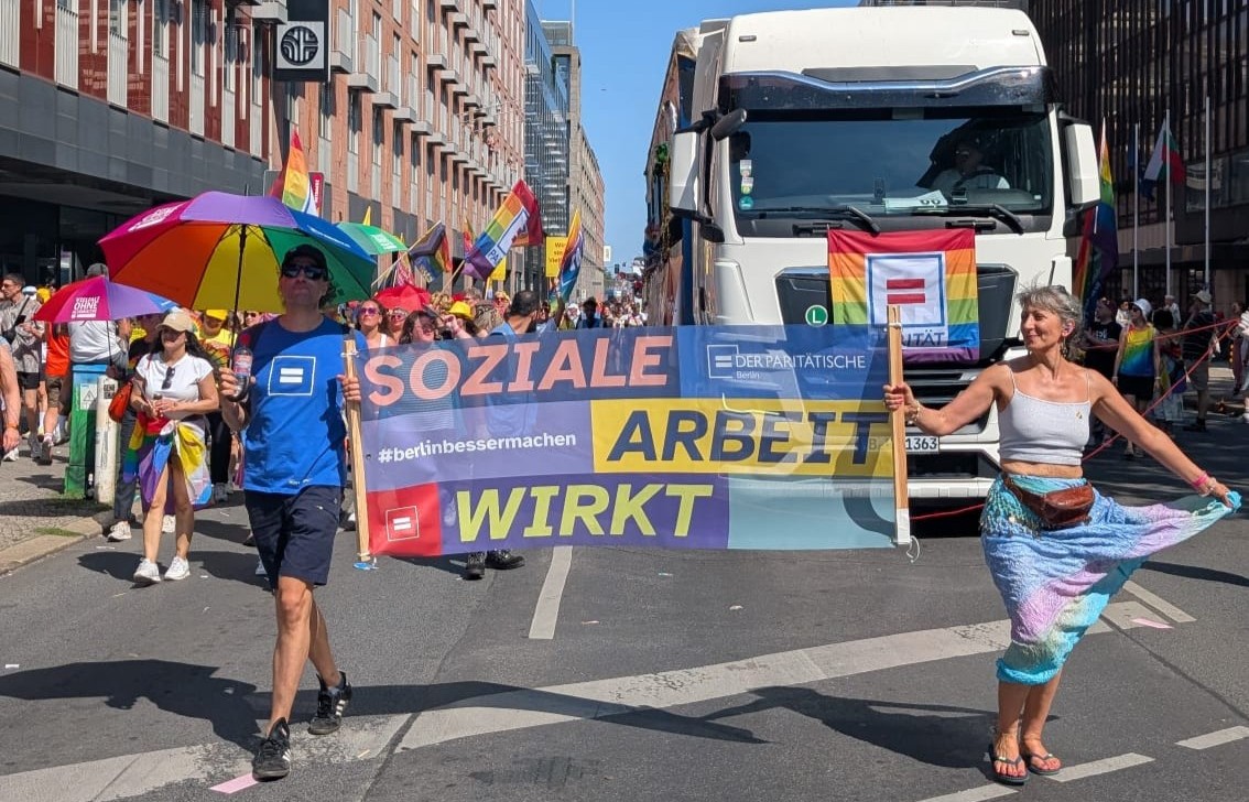 Soziale Arbeit wirkt. vista beim CSD mit dem Paritätischen